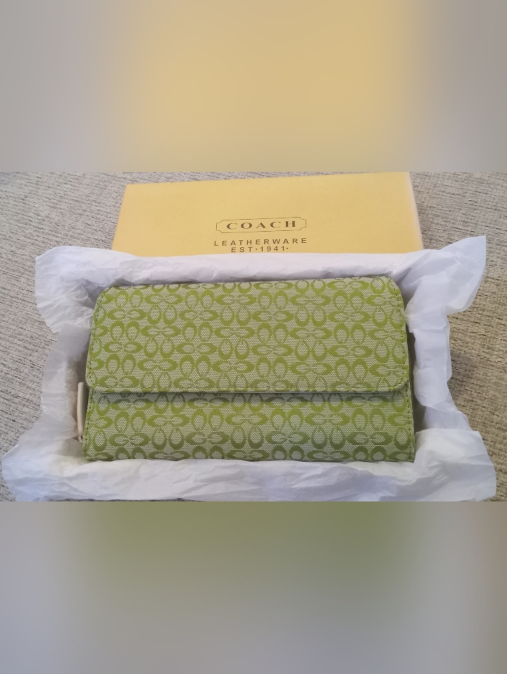 Coach Signature Canvas Tri-fold Wallet in Rare Light Green